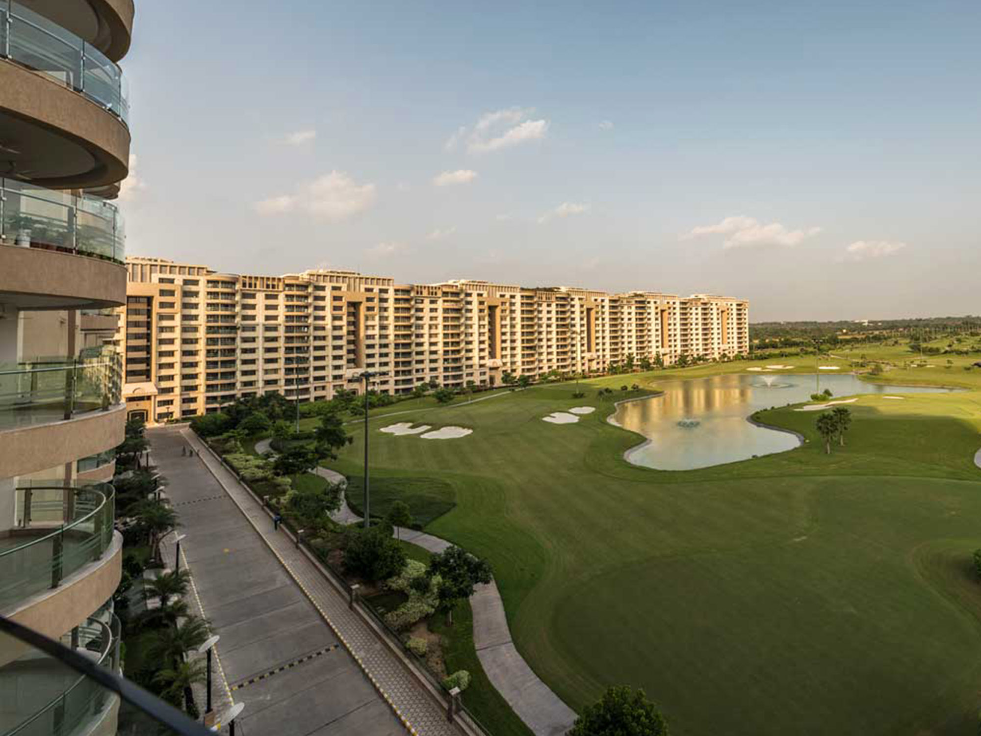 Sam Palm Olympia, Noida